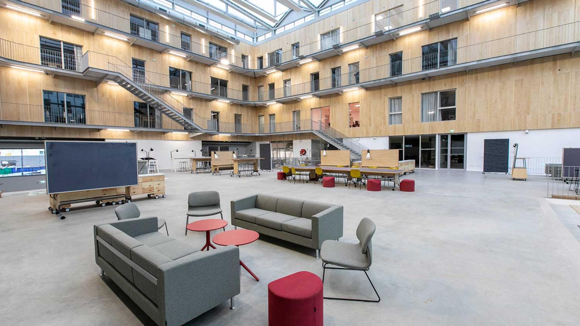 Agora de l'école sur l'île de Nantes