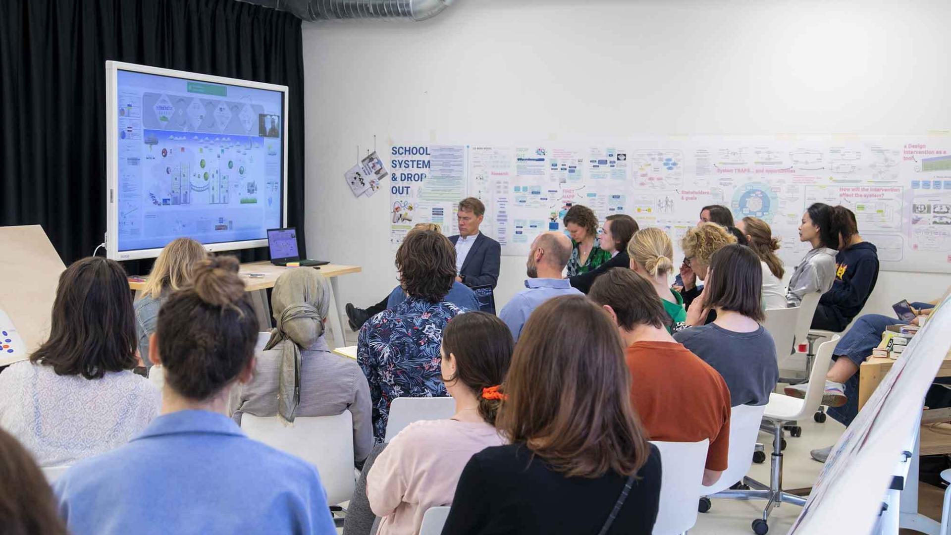 “Practical Oriented Systemic Design” l'école de design