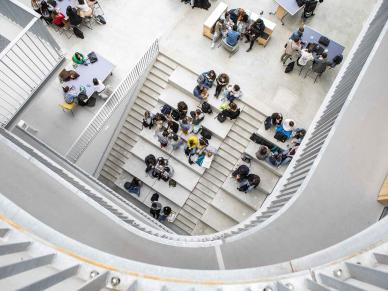 Agora de l'école vue d'en haut