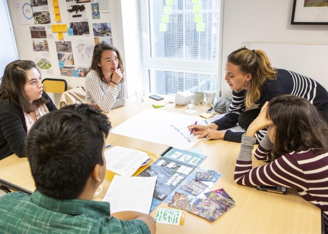 Des élèves de cycle master à l'école de design de Nantes atlantique